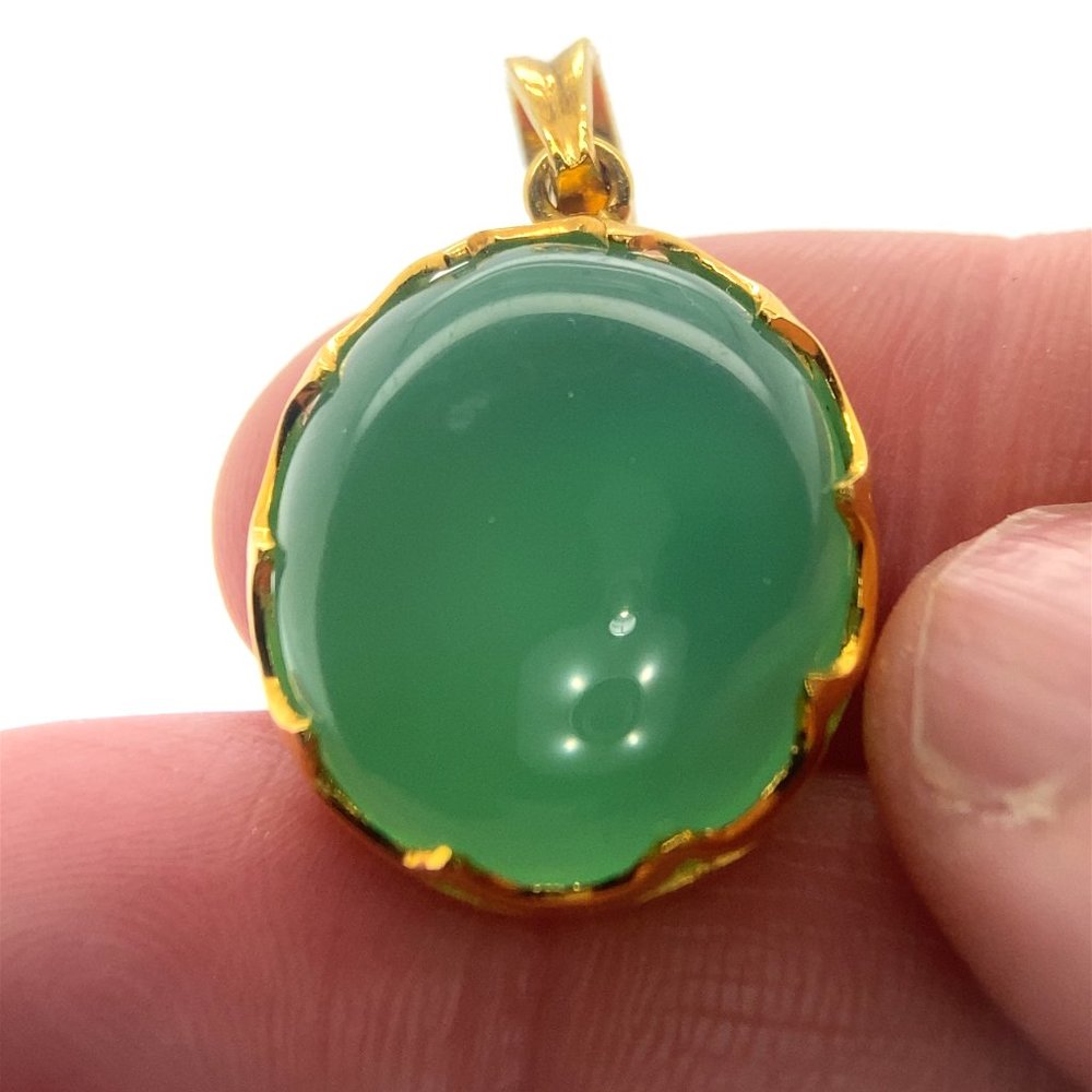 Green Cats Eye Calcite 24.75ct Solid 18K Yellow Gold Pendant